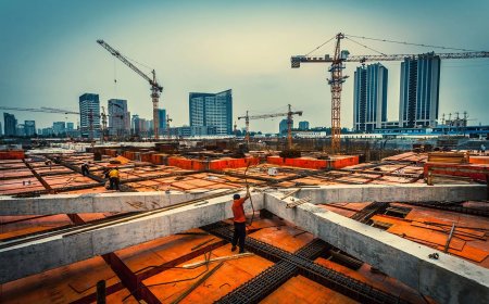 How Durable Materials Ensure Longevity in Commercial Construction Projects?