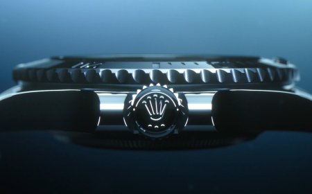 ROLEX SUBMARINER: A Timeless Legend Beneath the Surface